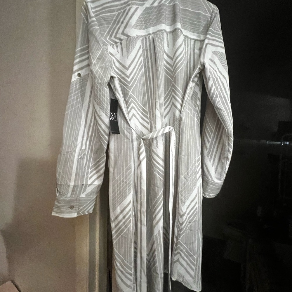 New York & Company Gray Geometric Long Sleeve Dress